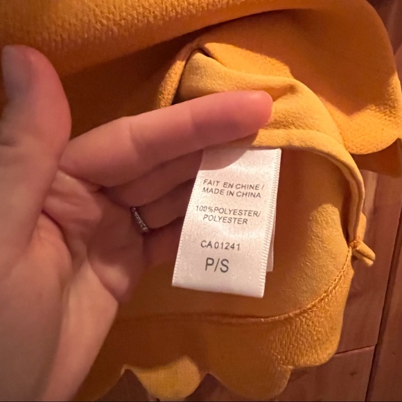 ✨HP✨Twik blouse from Simon’s. Lovely mustard colour. EUC. Small. Open to offers! - Picture 4 of 6